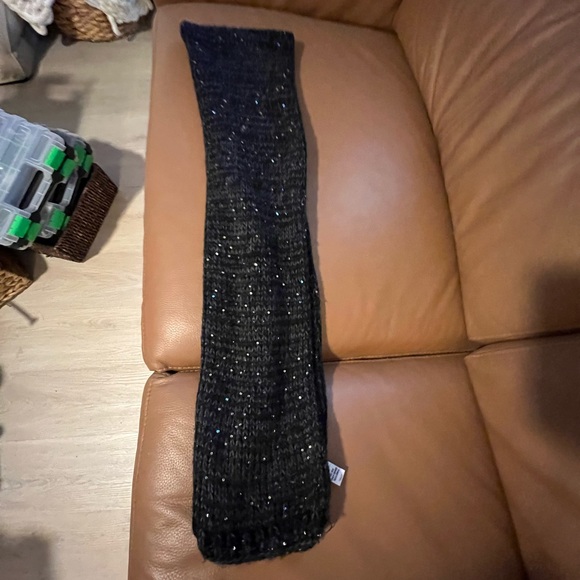 OLD NAVY BLACK SEQUIN SCARF - Picture 2 of 3